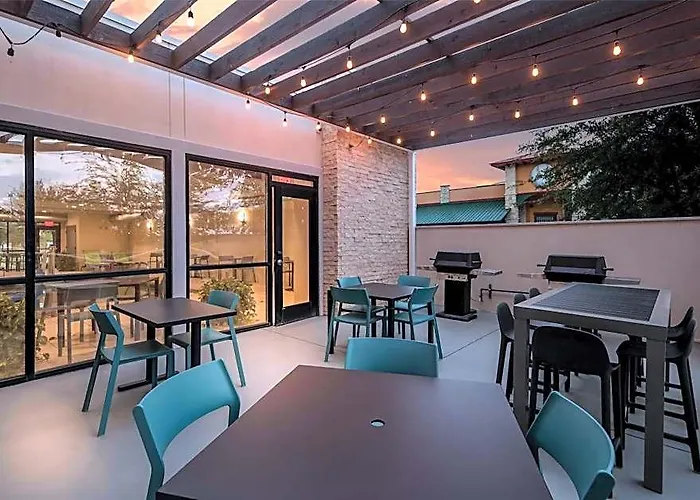 Hotel Home2 By Hilton Worth Southwest Cityview 3*